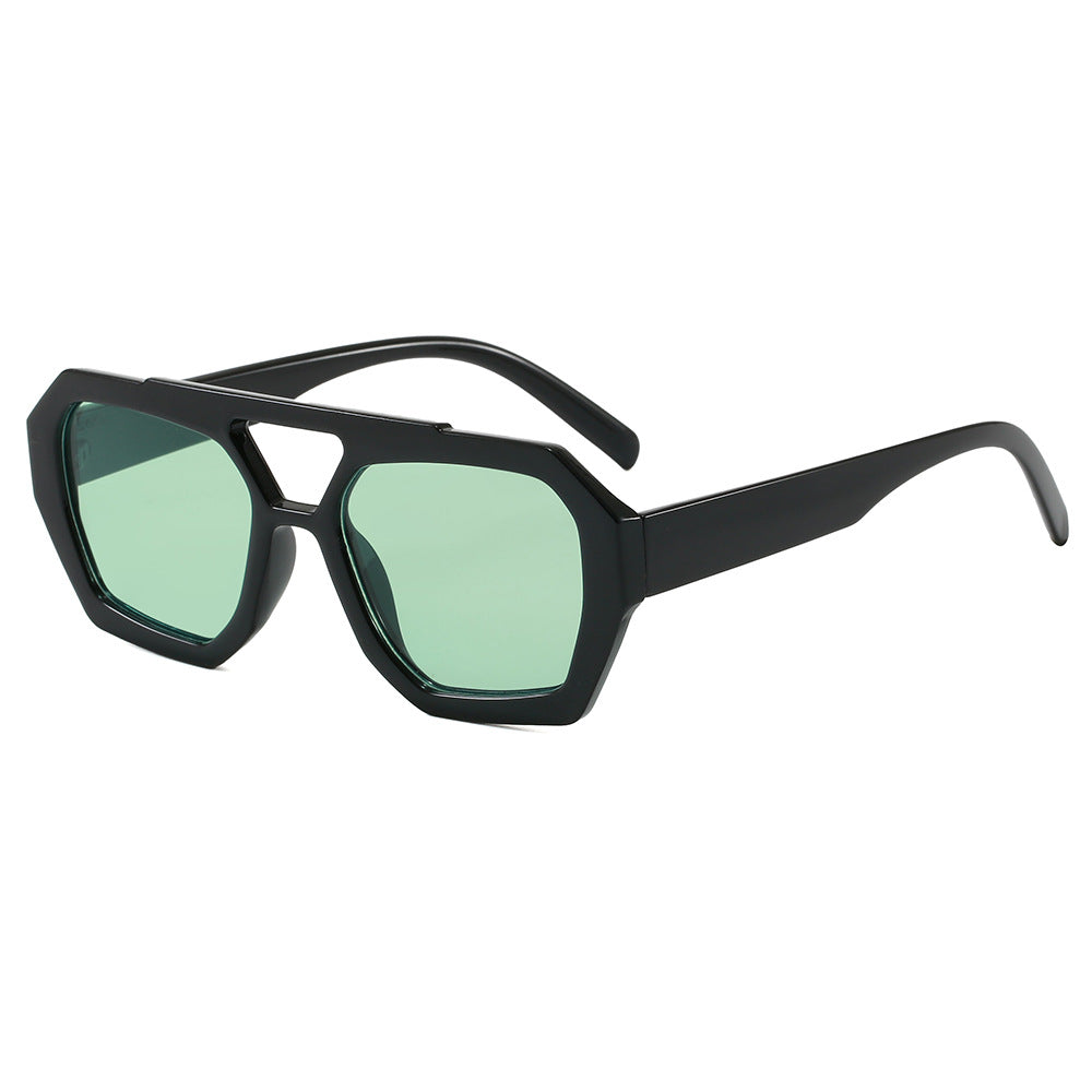 Dame geometrisk solbrille i ekstravagant design Skanto
