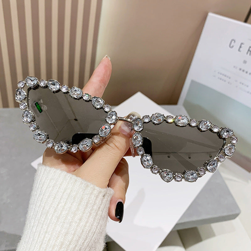 Dame elegant Cat-Eye solbriller med glamorøs steindekorasjon Skanto