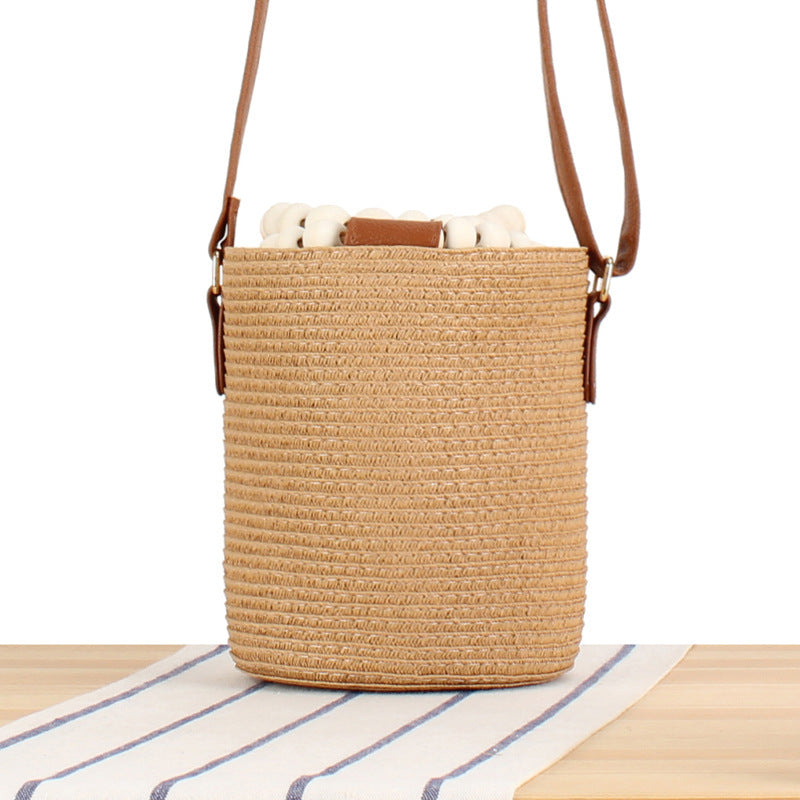 Handbag made of high-quality woven natural material with innovative lock Skanto