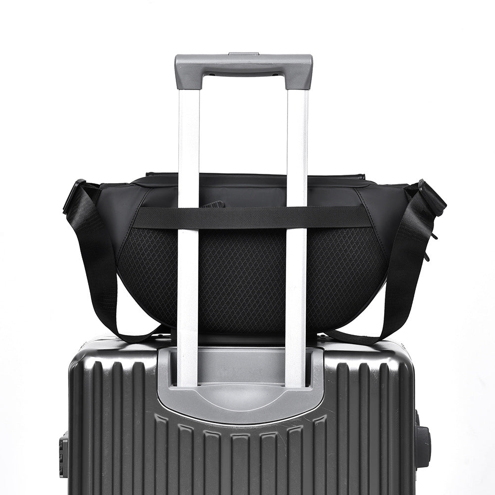 Multifunksjonell crossbody-veske med innovativt romdesign Skanto
