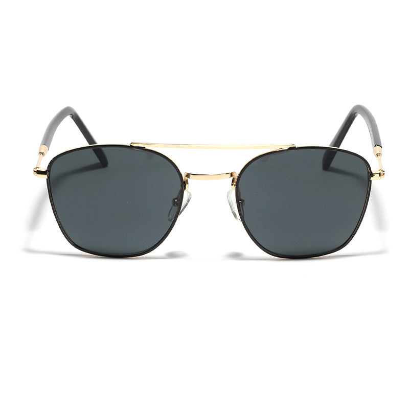 Dame modische kvadratisk solbrille med luksuriøs metallramme Skanto