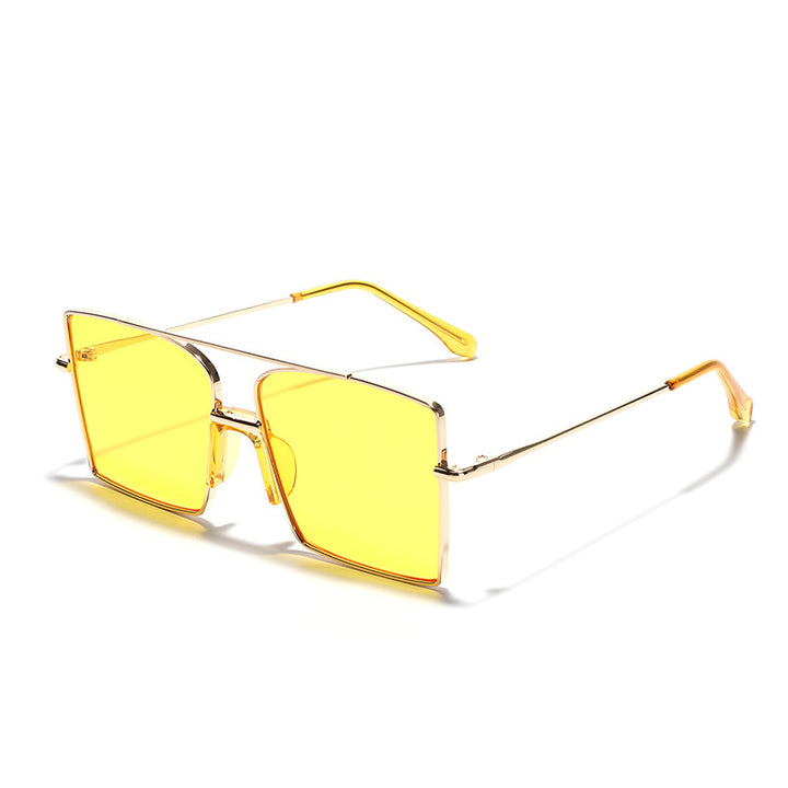Dame elegant kvadratisk solbrille med moteriktige aksenter Skanto