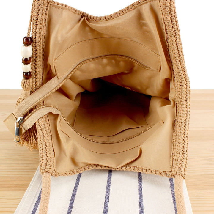 Hand-knotted macrame bag with playful pendant Skanto