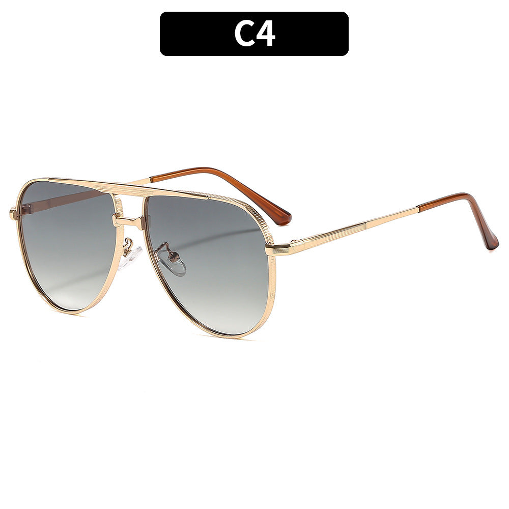 Dame modische Aviator-solbrille med elegant metallramme og UV400-beskyttelse Skanto