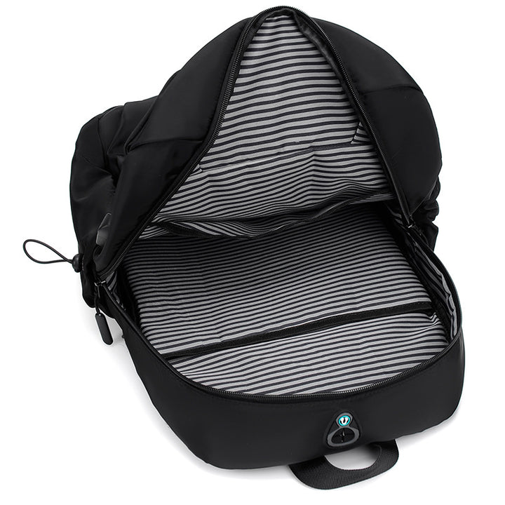 Robust fritidsryggsekk med intelligent fackdesign Skanto