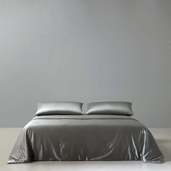Damer Luksuriøs Satin Dyne med elegant knappestruktur Skanto