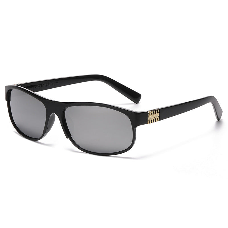 Dame fashion solbriller med polarisert glass og stilfull ramme Skanto