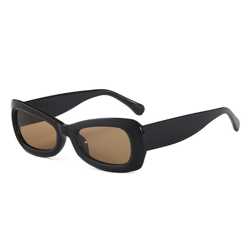 Dame moter Cat-Eye solbriller med beskyttende UV-filter og elegant design Skanto