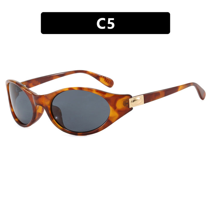Dame stilfull solbrille i elegant ovalt design med beskyttende UV-filter Skanto