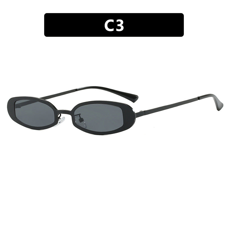 Dame moteriktig brille med elegant metallramme og fine aksenter Skanto