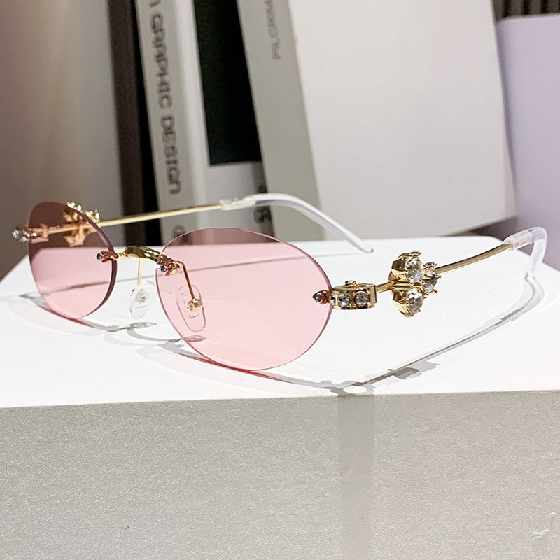 Dame elegant solbrille med geometrisk ramme Skanto