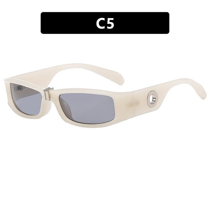 Dame moteriktig solbrille med beskyttende UV-filter og robust ramme Skanto