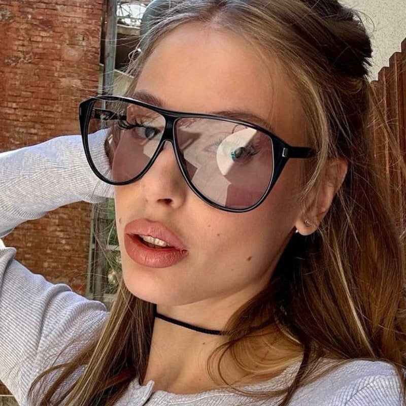 Dame moderne Cat-Eye solbriller med beskyttende UV-filter og stilramme Skanto