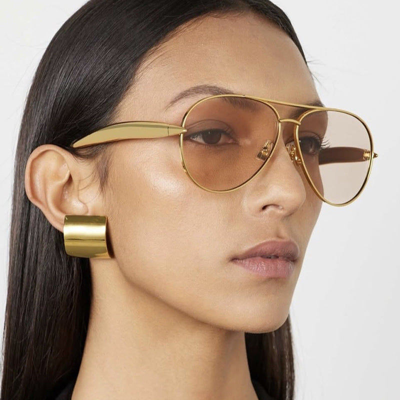 Dame Pilot-solbriller med elegante detaljer og beskyttende UV-filter Skanto