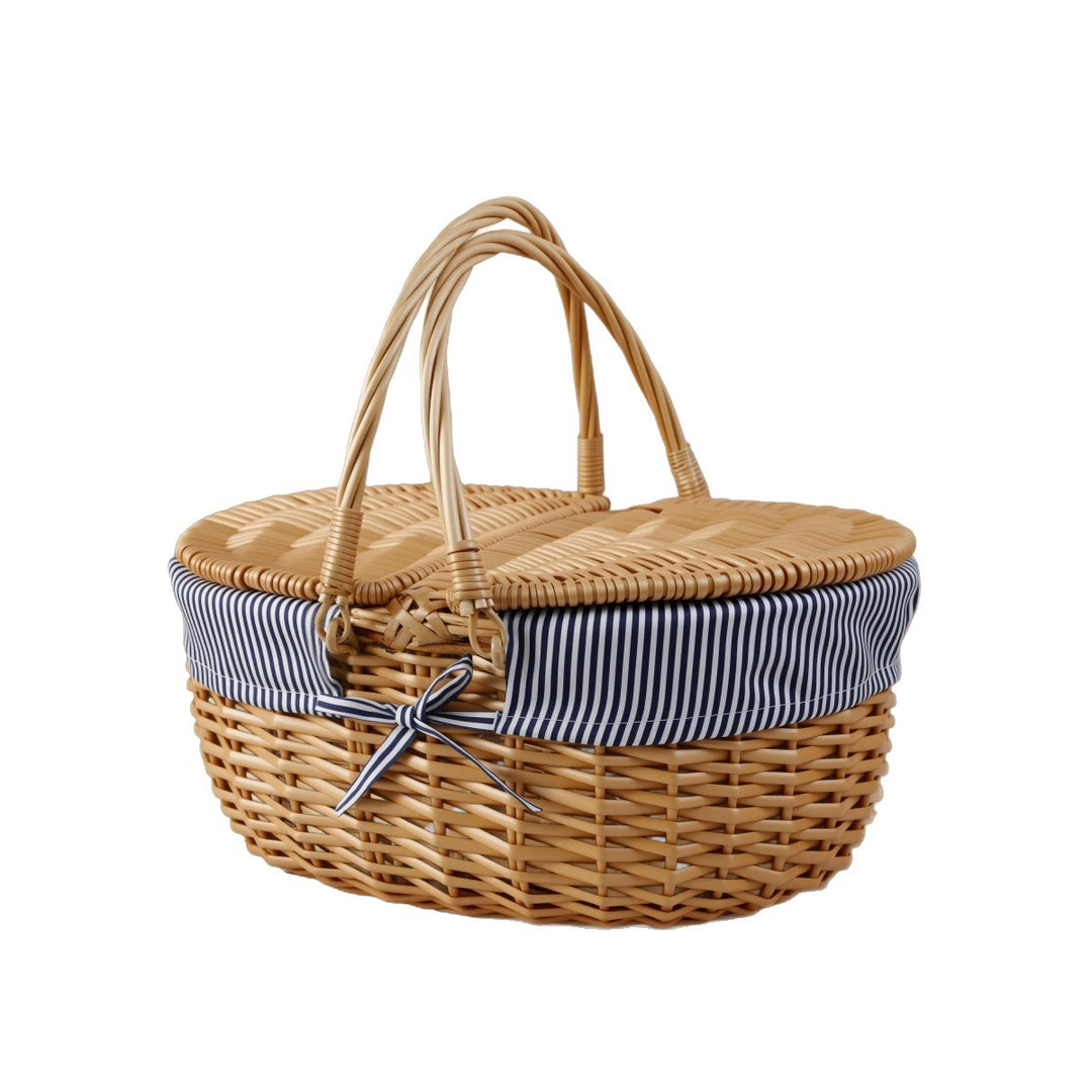 Kvinne flette piknik kurv med romantisk gingham fòring Skanto