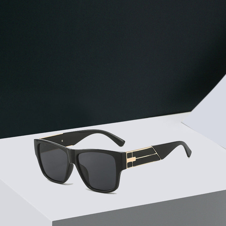 Dame moteriktig oversized solbrille med elegant ramme Skanto