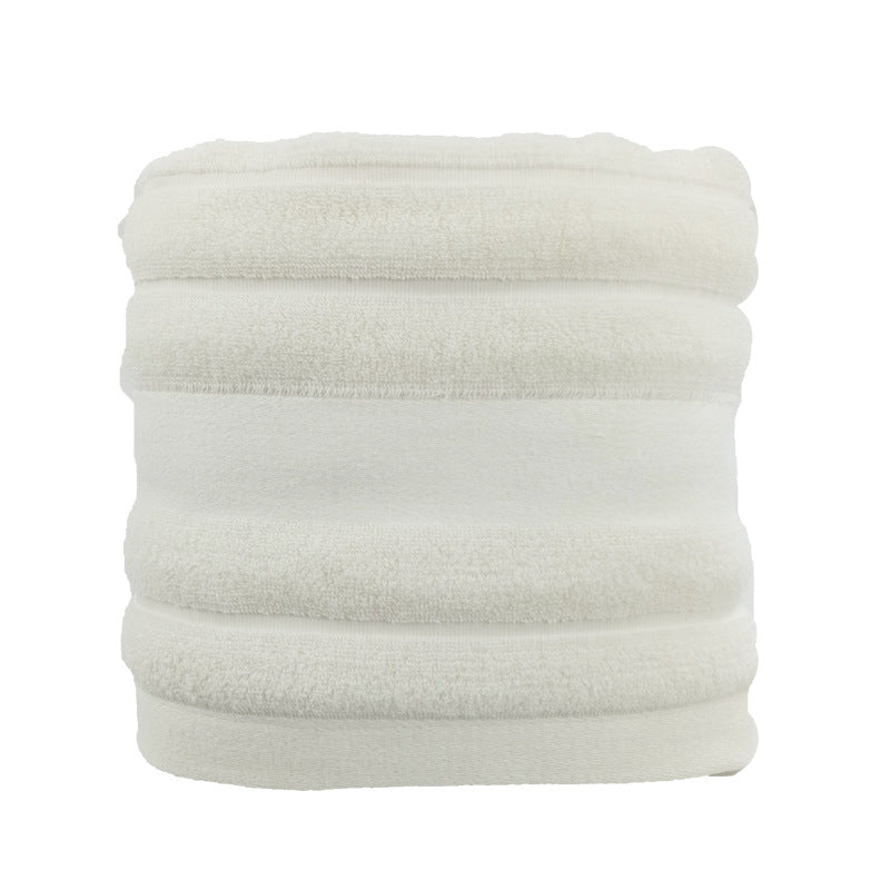 High-Quality Bath Towel with Elegant Border Skanto