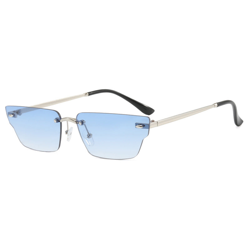 Dame geometrisk solbrille med filigranramme og transparente glass Skanto