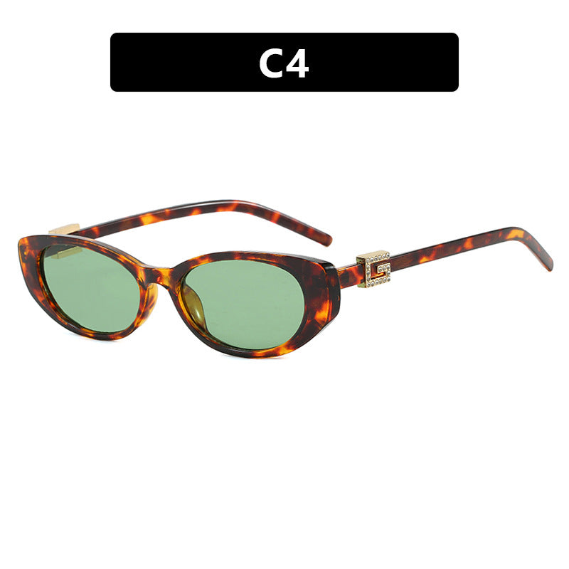 Damer cat-eye solbrille med elegant metallramme og beskyttende UV-filter Skanto