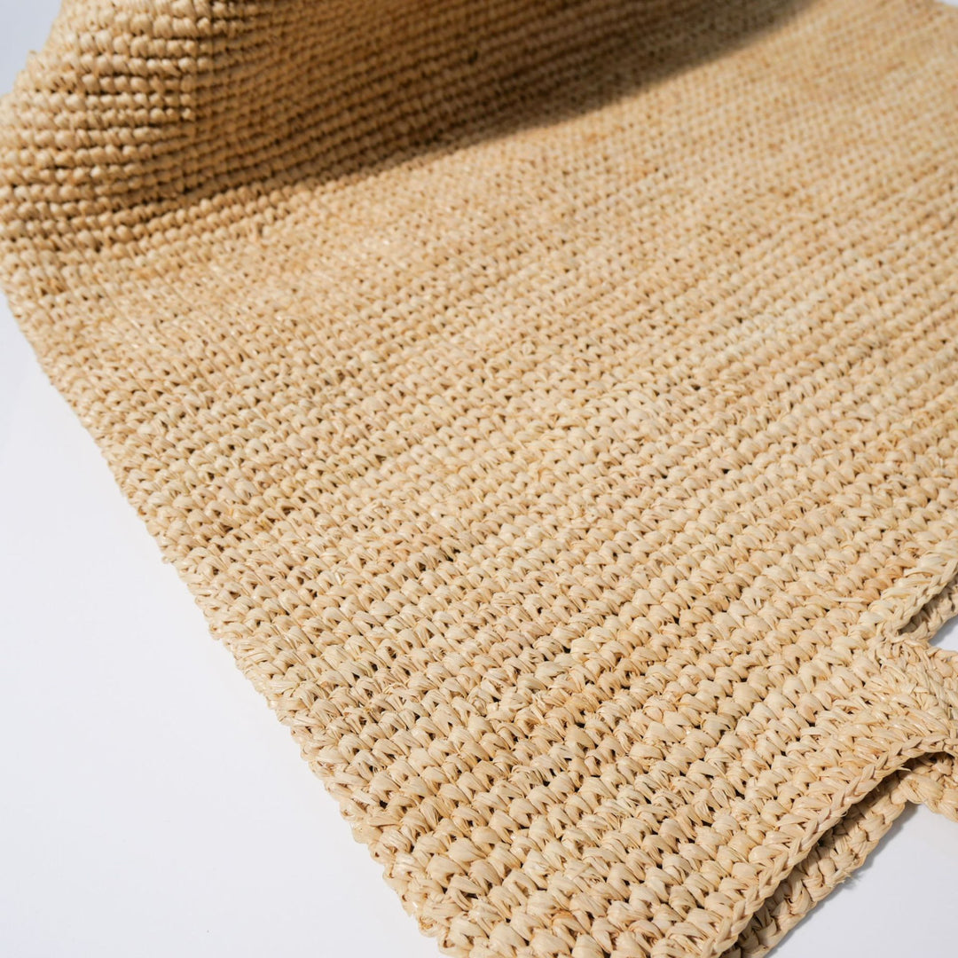 Stilig og Håndlaget Raffia Bag Skanto