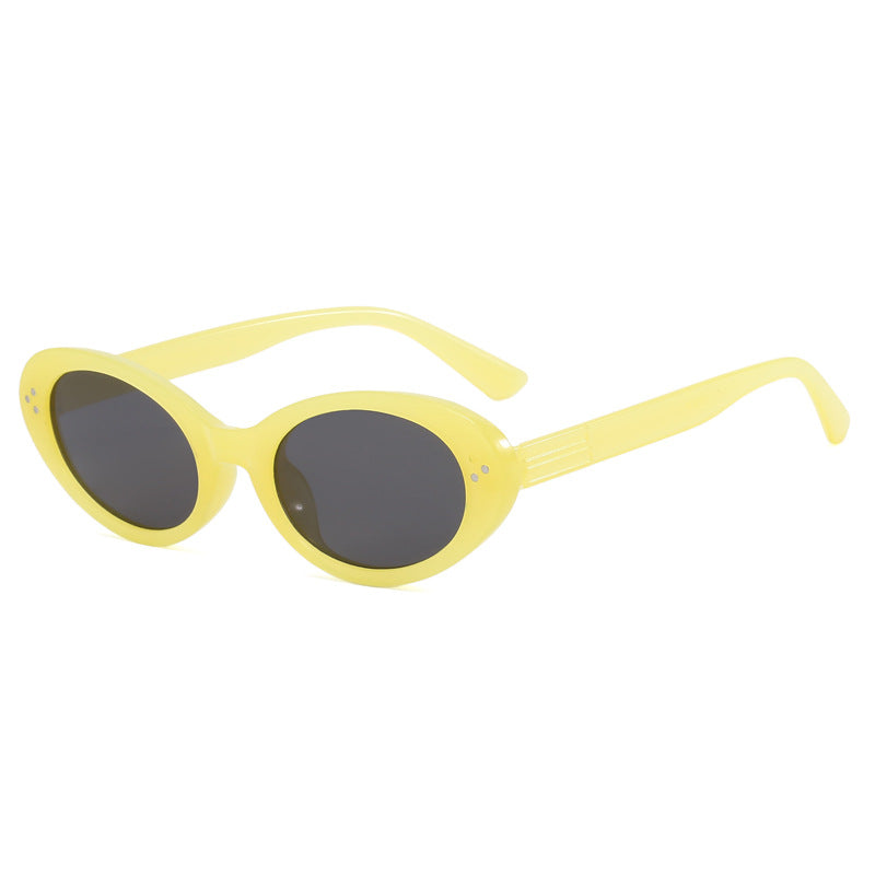 Damer moteriktig solbrille i elegant ovalt design Skanto