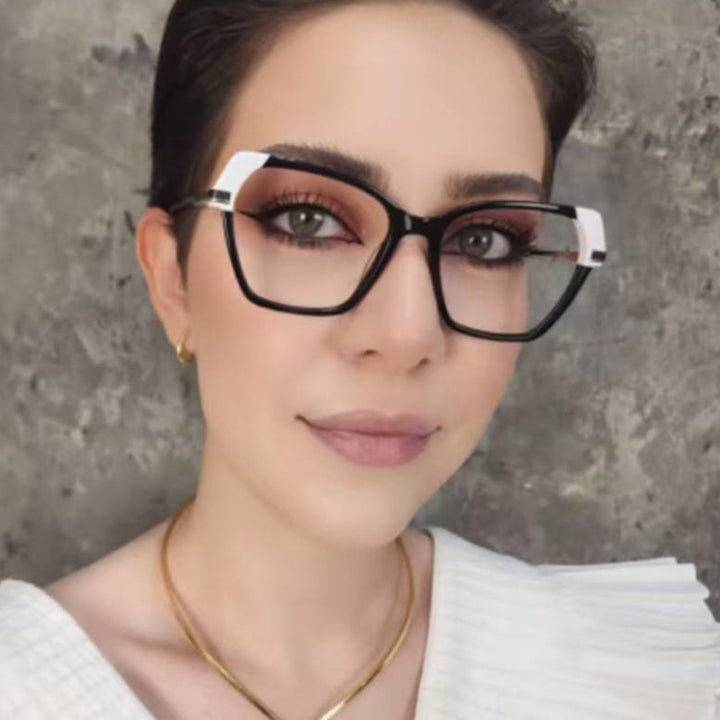 Dame kvadratisk solbrille med elegant metallramme og beskyttende UV-filter Skanto
