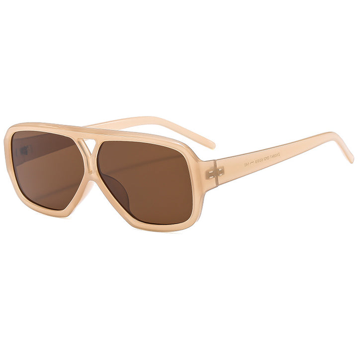 Dame modische oversized solbrille med bred ramme og beskyttende glass Skanto