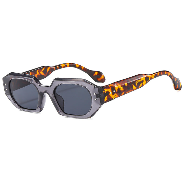 Dame moter solbrille i markant, åtte-sidet design Skanto