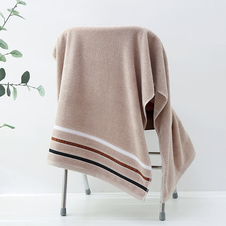 High-Quality Bath Towel with Elegant Border Skanto
