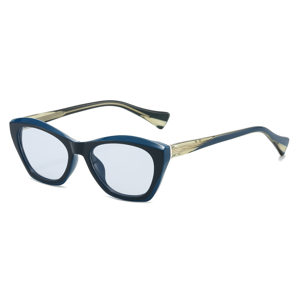 Dame Cat-Eye solbriller med transparente og fargede detaljer Skanto