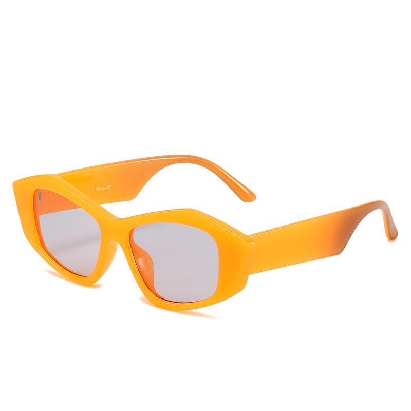 Dame geometrisk solbrille med unik, futuristisk design Skanto