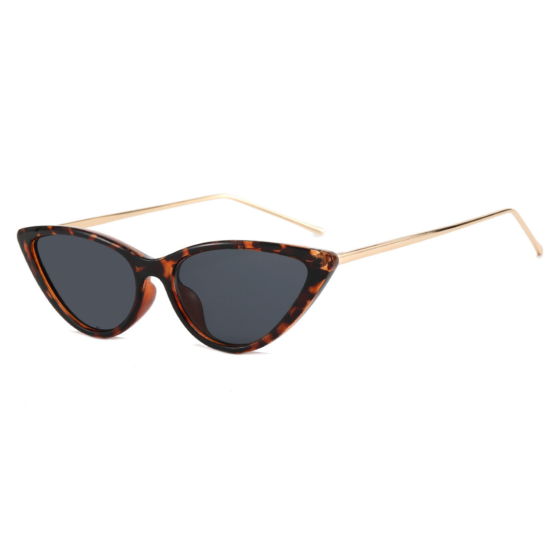 Dame Cat-Eye solbriller med moderne ramme og UV-beskyttelse Skanto