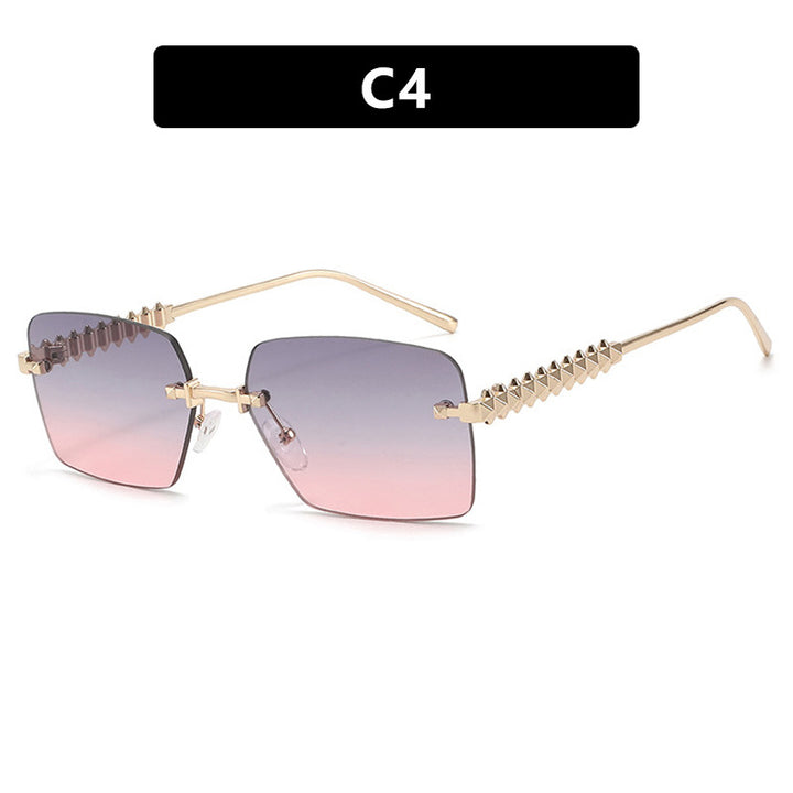 Dame moteriktig solbrille med unikt og dekorativt ramme Skanto