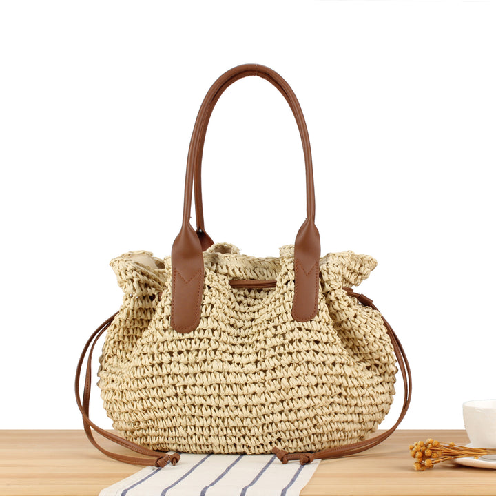 Handbag with soft leather handle and spacious interior compartment Skanto