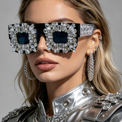 Dame solbrille i vintage design med glitrende krystallpynt Skanto