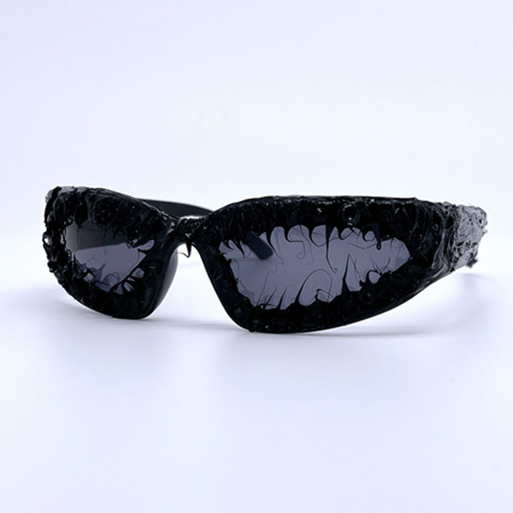 Dame futuristisk solbrille i avantgarde design Skanto