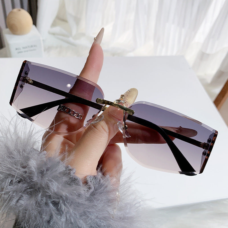 Dame elegant solbrille med høyverdig geometrisk design Skanto