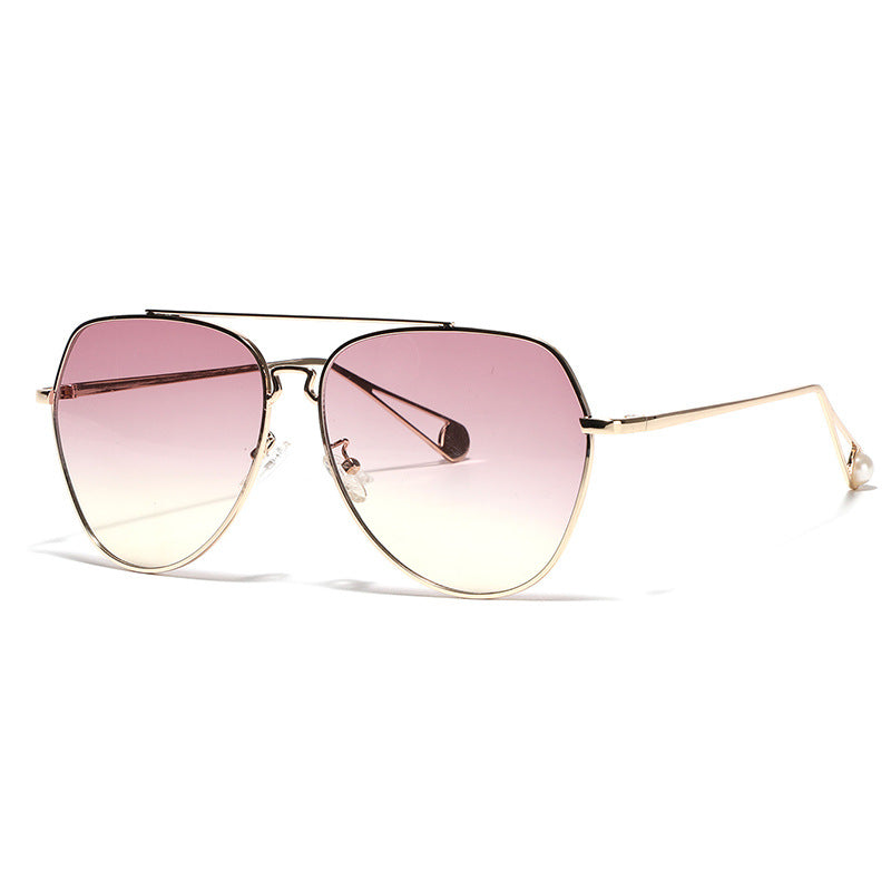 Dame aviator solbriller med polariserte linser og elegant metallramme Skanto