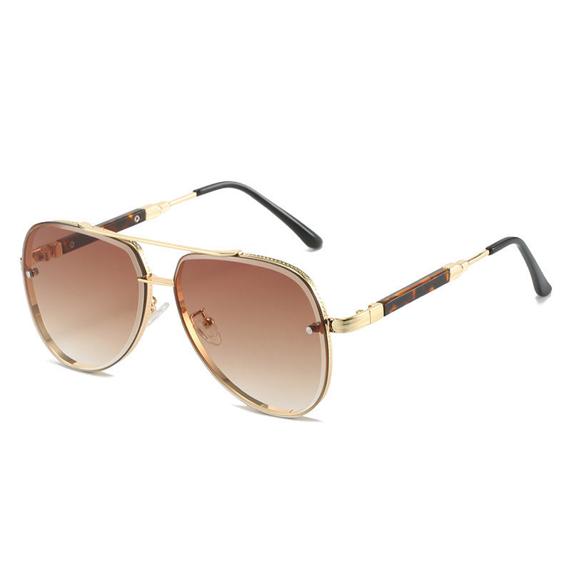 Dame Aviator solbriller med stilfull gradientbeskyttelse Skanto