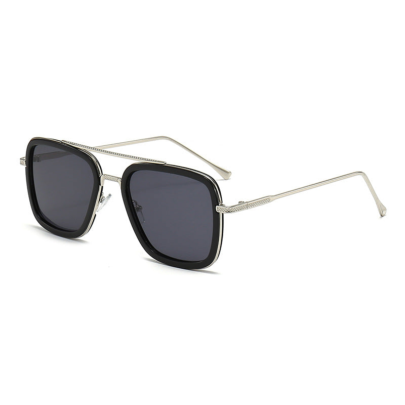 Dame moteristisk kvadratisk solbrille med glamorøs metallramme Skanto