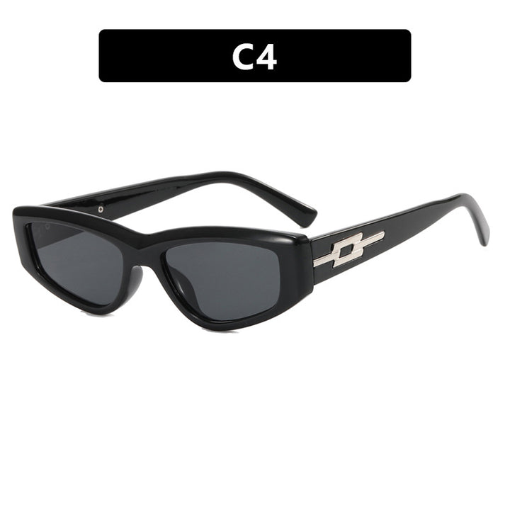 Dame moteriktig Cat-Eye solbrille med transparent ramme og kule glass Skanto