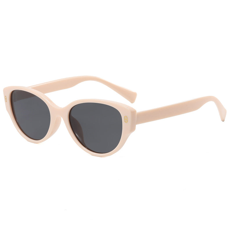 Dame Cat-Eye Solbrille med moderne plastikkramme Skanto