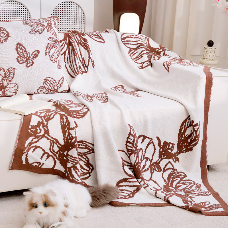 Kvinners dekorative kasteteppe med blomsterdesign Skanto