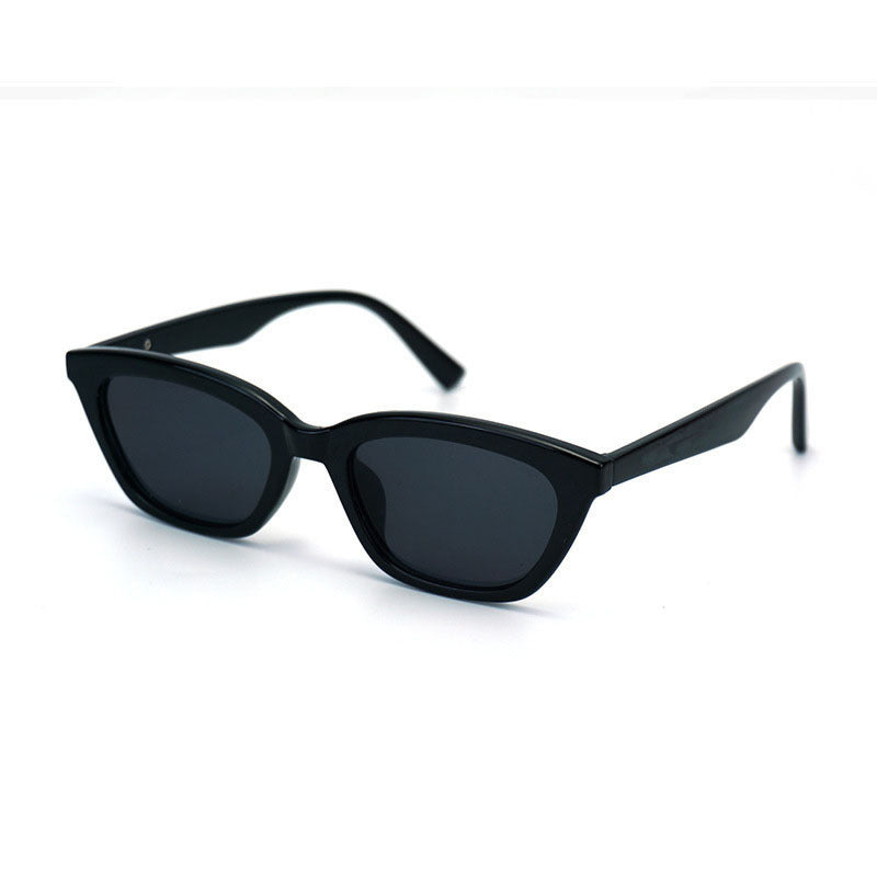 Damer Modische Cat-Eye Solbrille med elegant transparent ramme Skanto