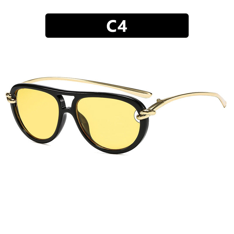 Dame Retro-solbrille med elegant ramme og polariserte linser Skanto
