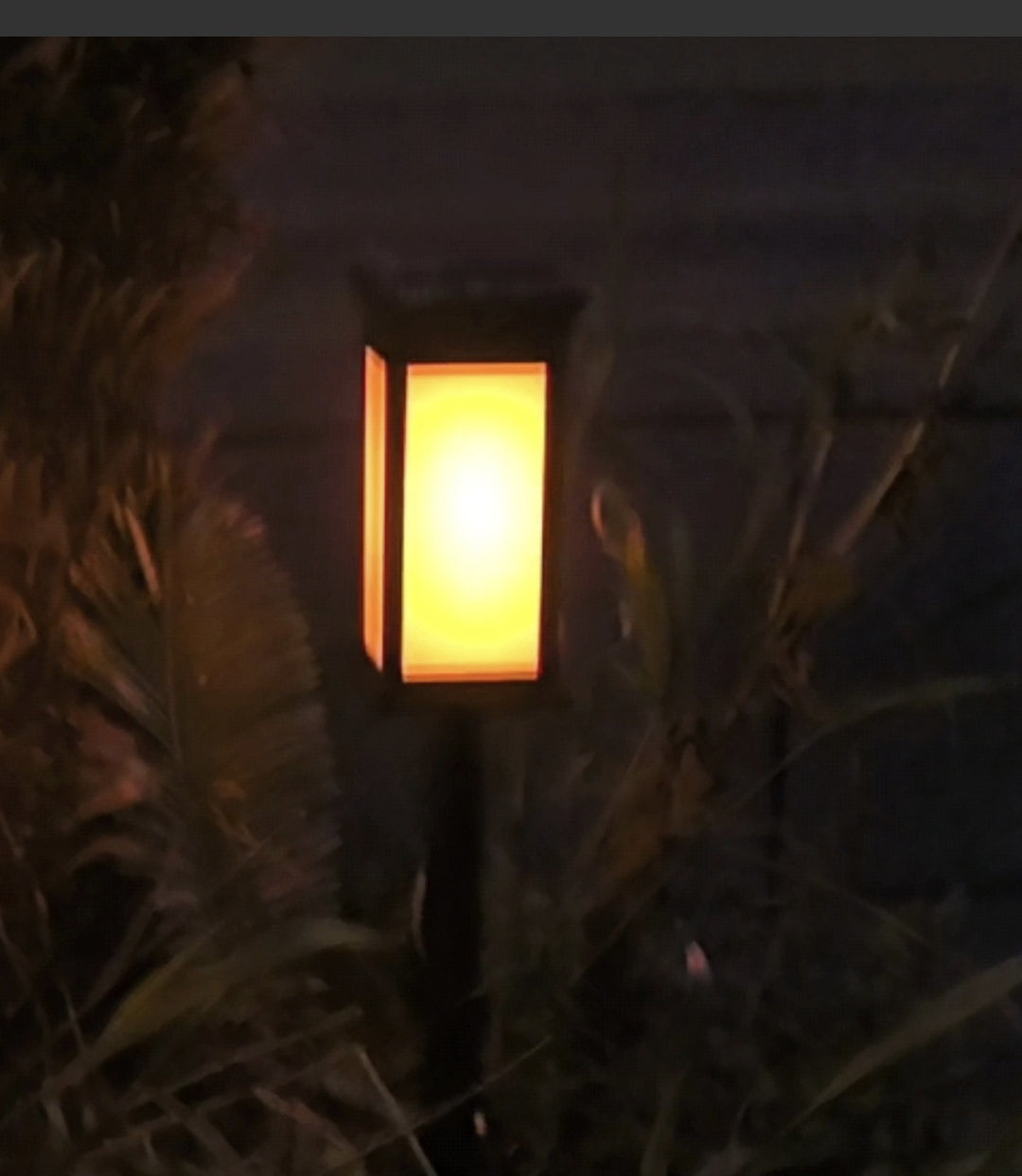 LED Hage Stake Lantern Med Frostet Akrylpanel Og Værbestandig Metallramme Skanto