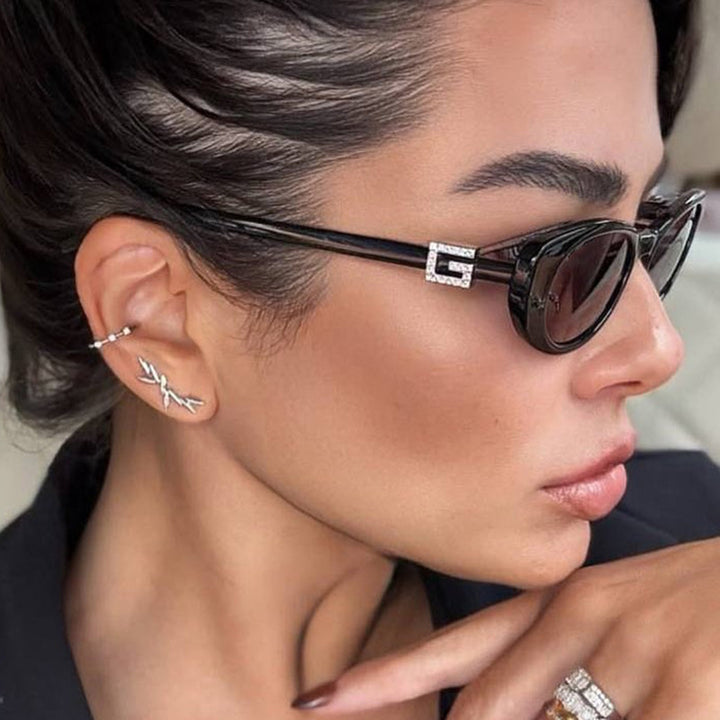 Dame Cat-Eye solbriller med stilistisk ramme og luksuriøse detaljer Skanto