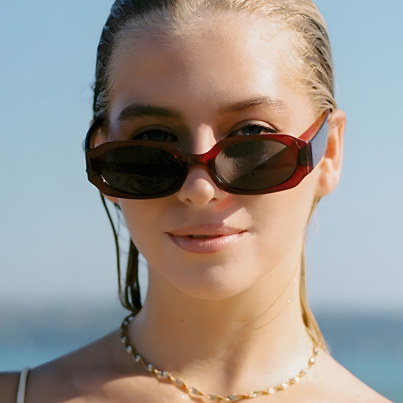 Dame ekstravagant solbrille i stilfull retro-design Skanto