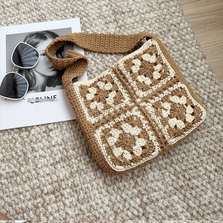 Heklet crossover veske med folkelig design Skanto