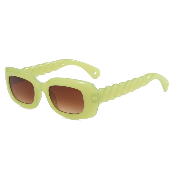 Dame moteriktig firkantet solbrille med unikt vridd stangdesign Skanto